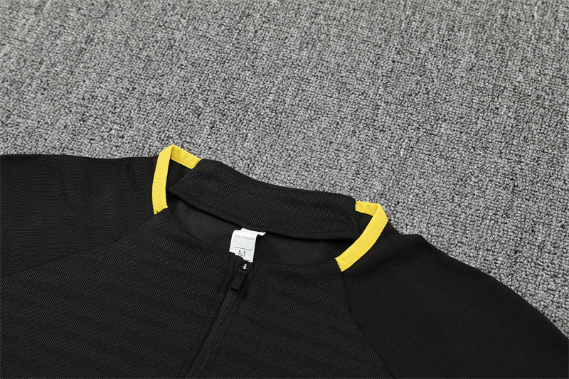 Manchester United Training Tracksuits 25/26 Football Kit product image 15