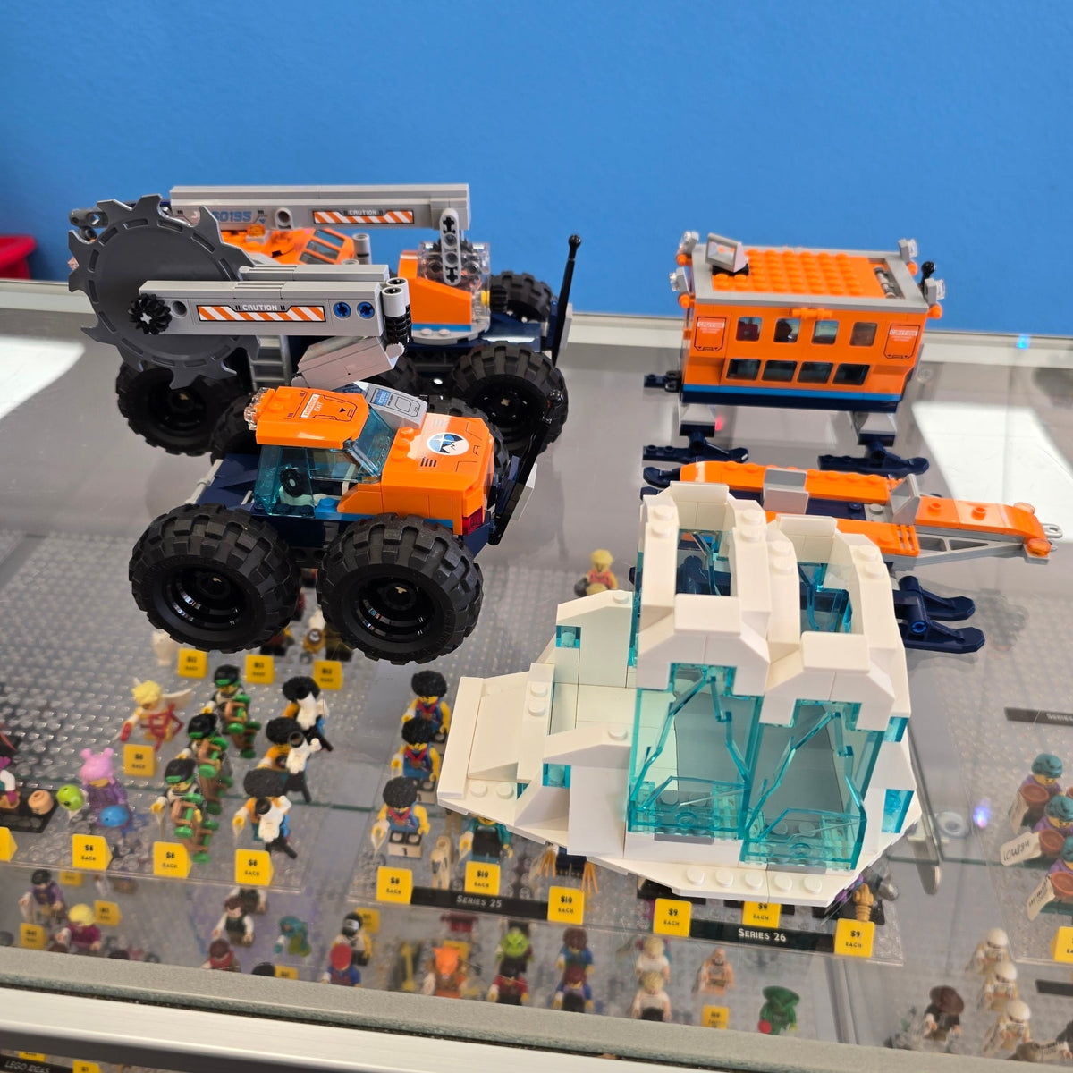 60195 Arctic Mobile Exploration Base (Retired) (Previously Owned) product image 1, provided for visual reference and product
