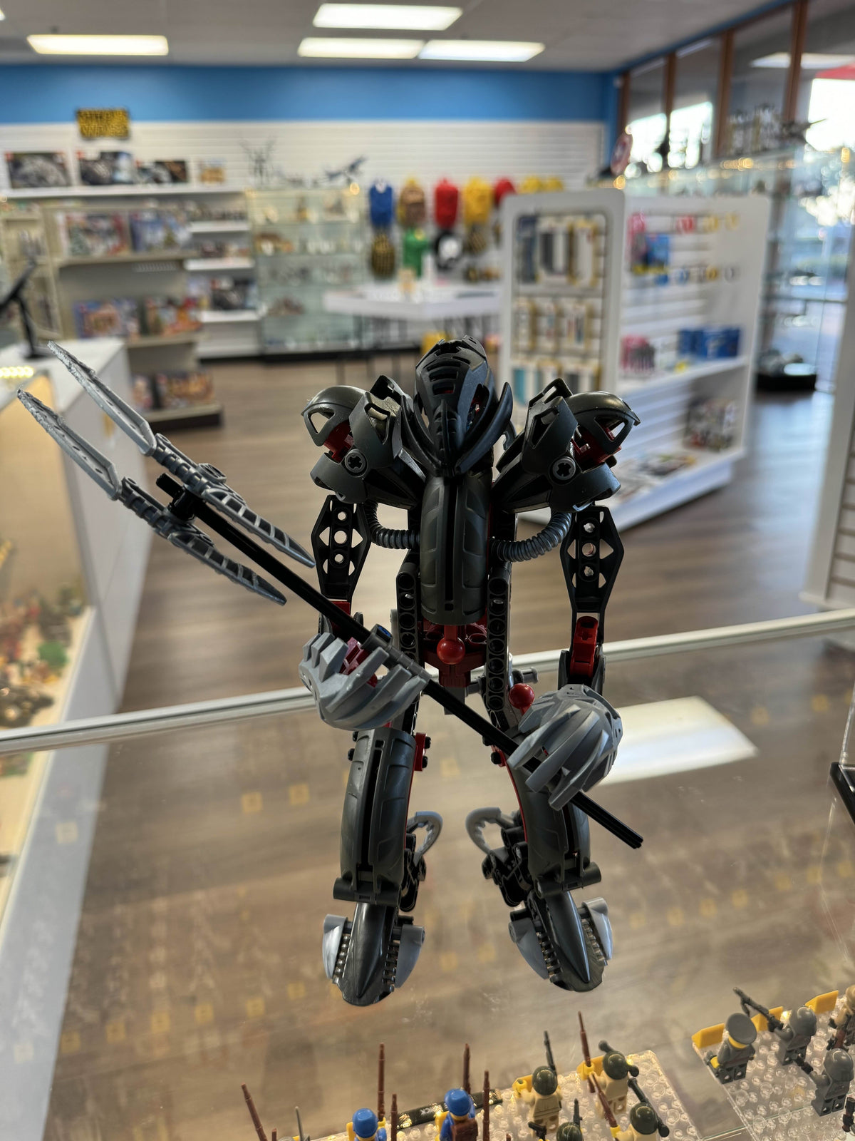 8593 Makuta (Retired) (Previously Owned) product image 1, provided for visual reference and product detail review