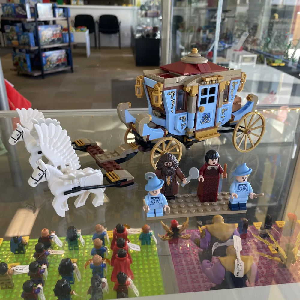 75958 Beauxbatons' Carriage: Arrival at Hogwarts (Previously Owned) (Retired)