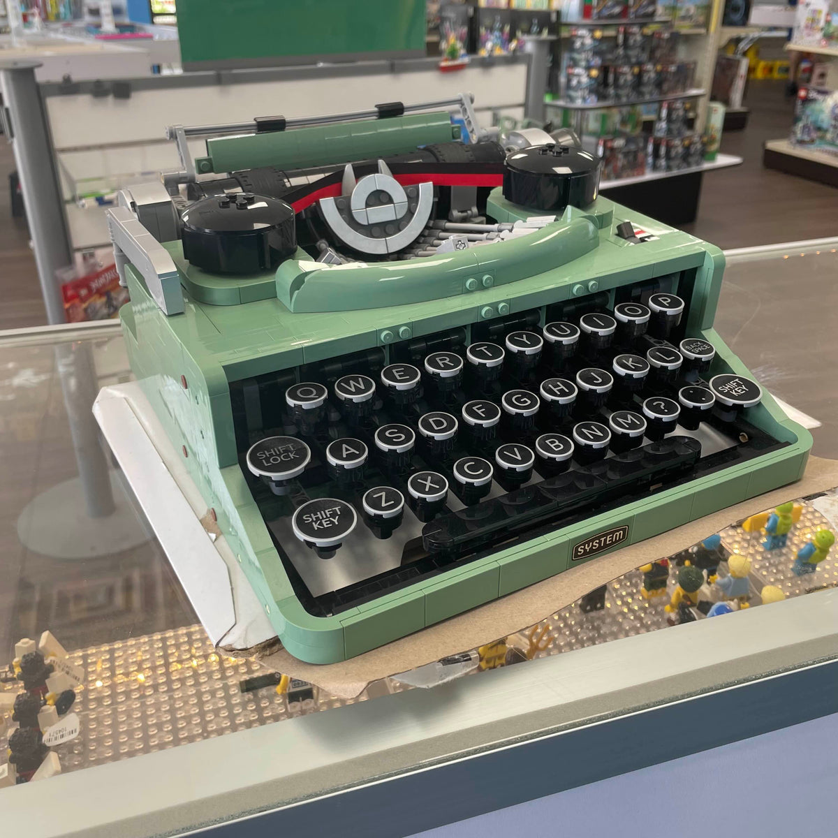 21327 LEGO Ideas Typewriter (Previously Owned) (Retired) product image 1, provided for visual reference and product detail