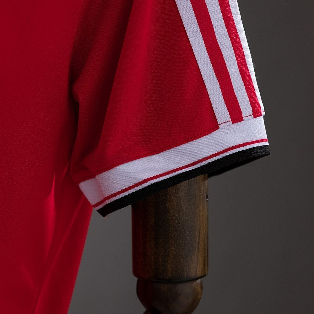 Manchester United Jersey1983-84 Home Retro Football Kit product image 3