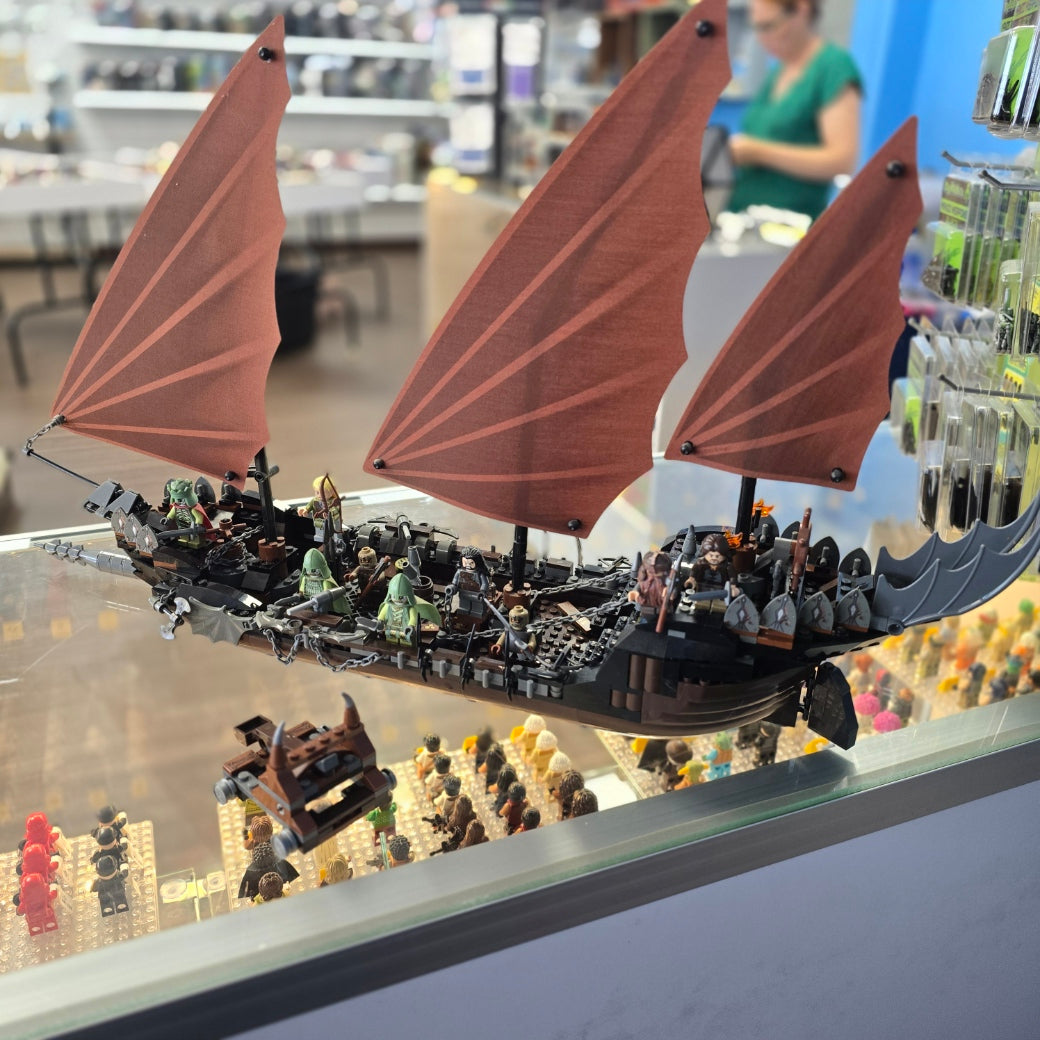 79008 Pirate Ship Ambush (Retired) (Previously Owned) product image 1, provided for visual reference and product detail